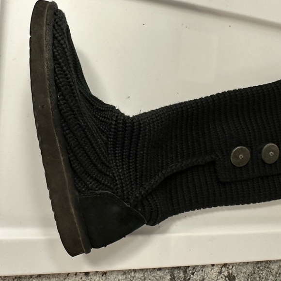 UGG Over the knee twisted black cable knit button detail fold over gorpcore boot - Picture 7 of 13